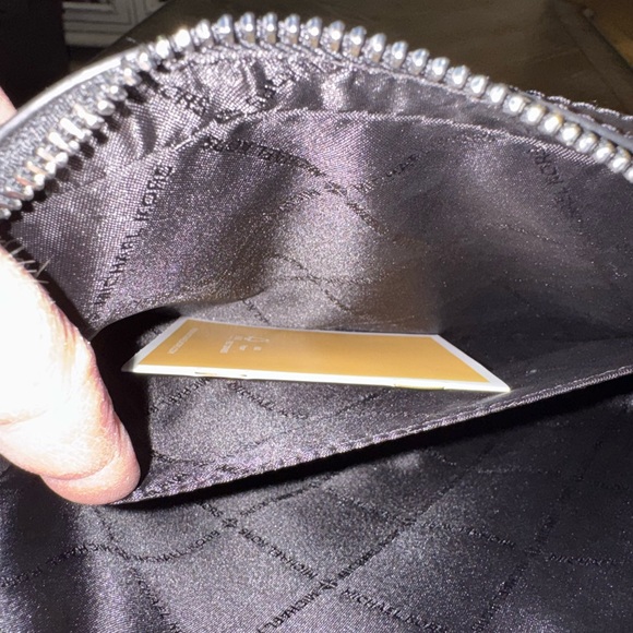 Michael Kors Jet Set East West Crossbody bag in black signature Saffiano leather - Picture 8 of 9